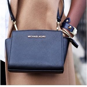 Black Michael kors bag